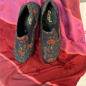 Comfort Plus Floral Loafers - Multicolor